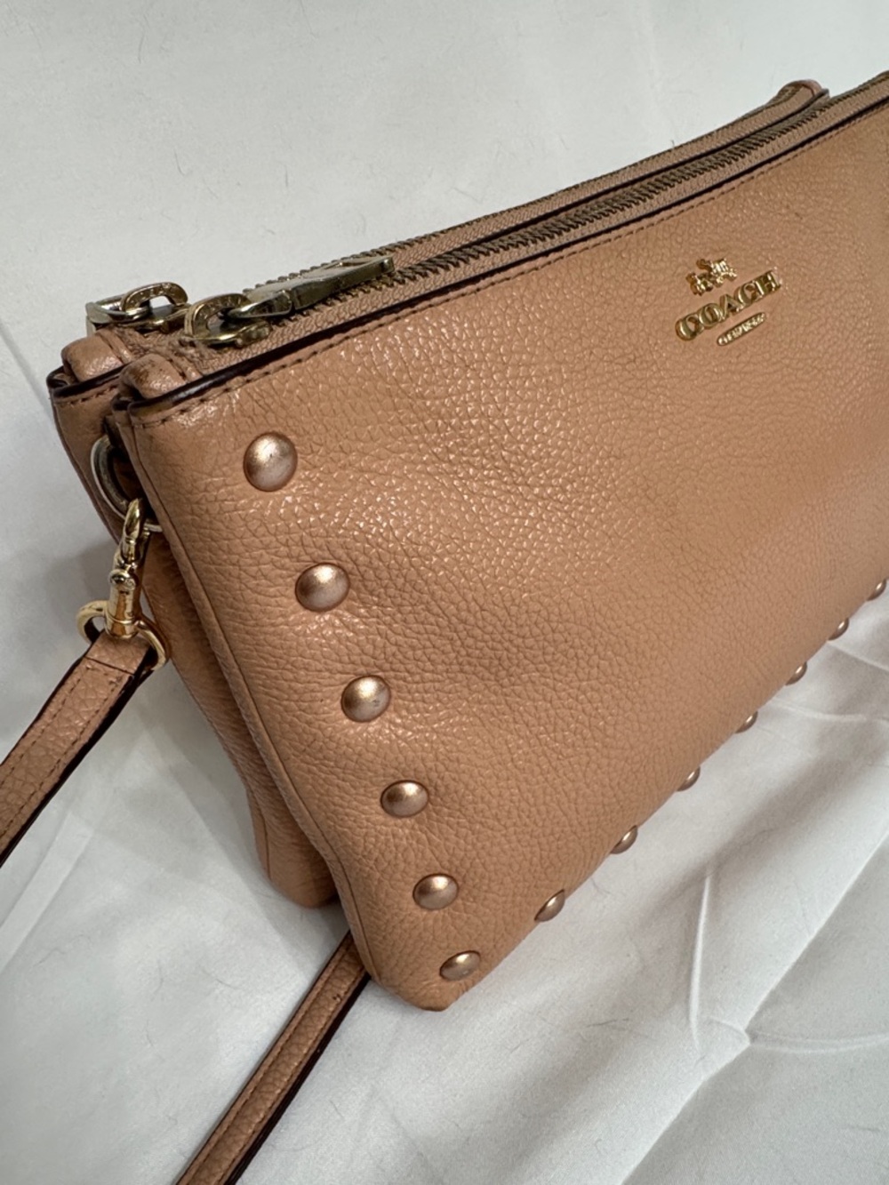 Coach Lyla rivet Tan Pebbled Leather Studded Crossbody - Picture 4 of 10